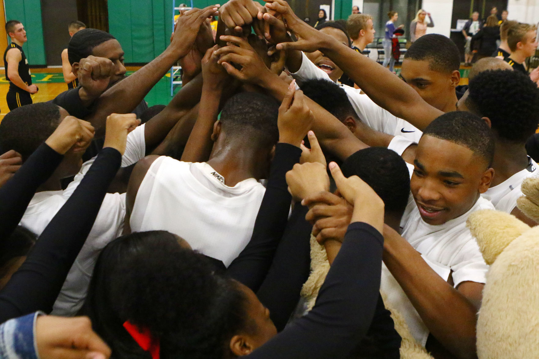 Boys basketball Class A sectional final - Kouts vs. 21st Century